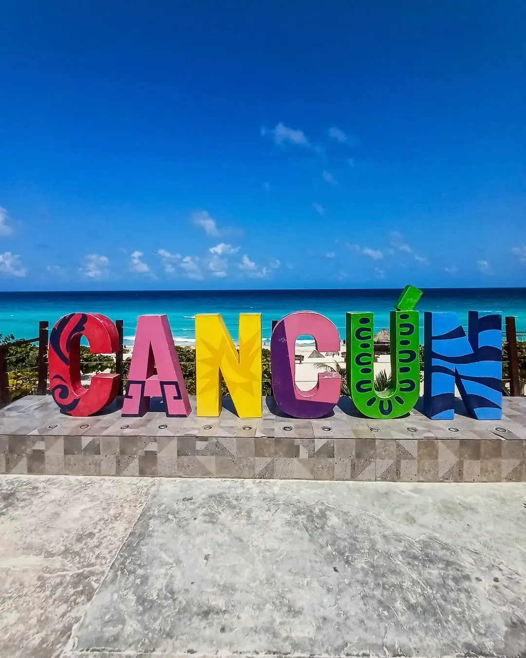 letras cancún en playa delfines - sargazo info