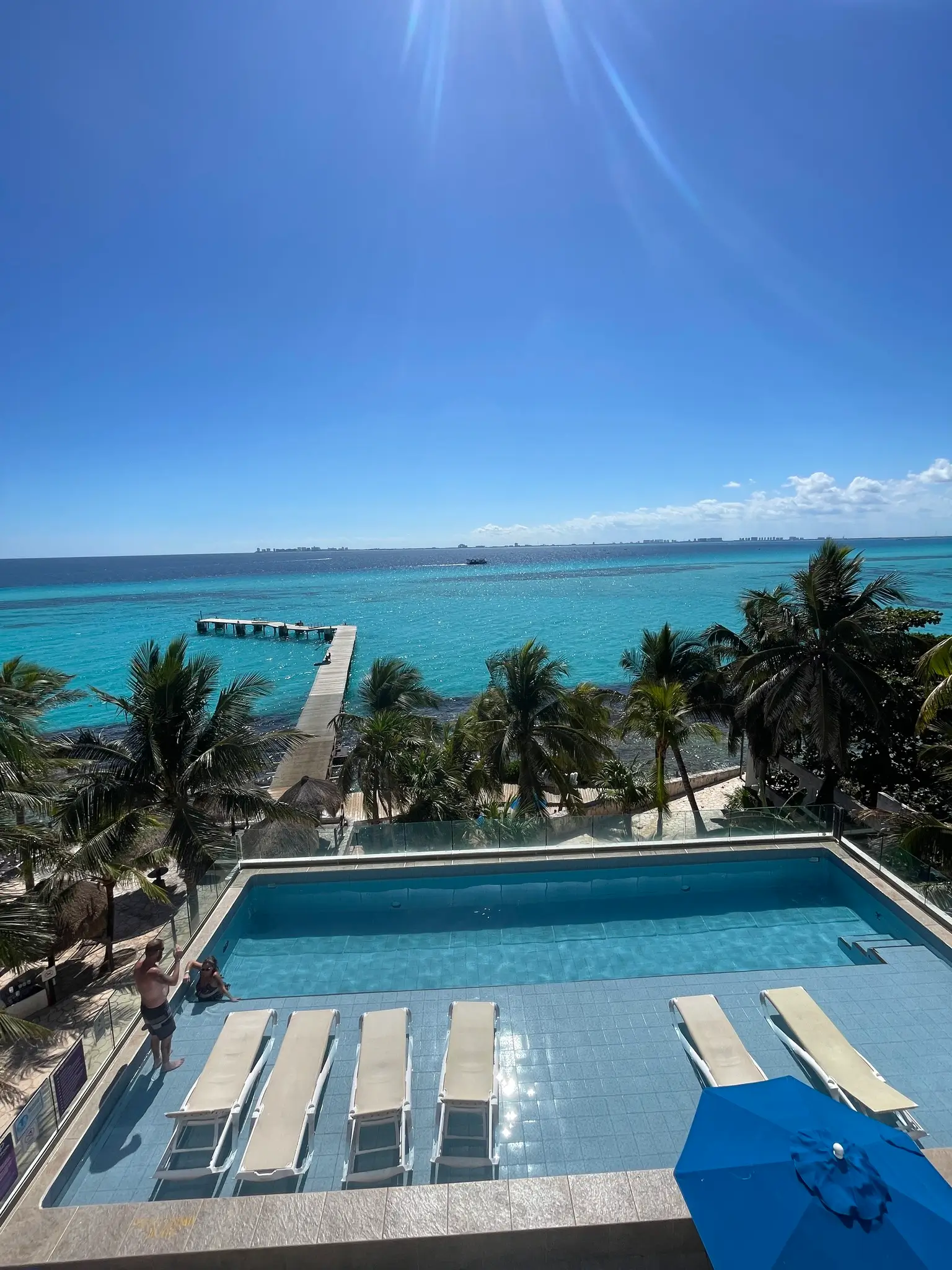 sargazo en garrafon park isla mujeres